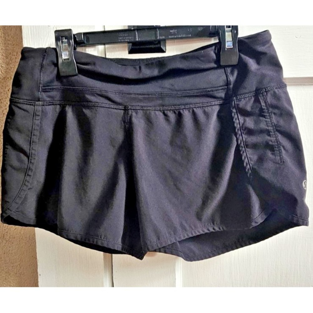 Lululemon Run Times shorts zippered pockets on the back Sz 6